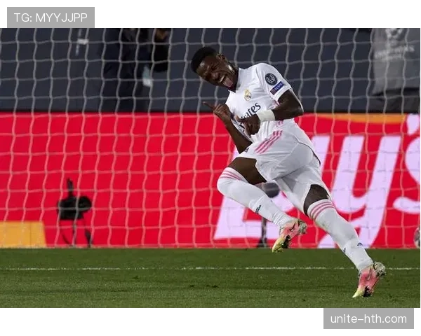 皇马全队力挺维尼修斯,团结一致迎战赛季挑战 皇马全队力挺维尼修斯,团结一致迎战赛季挑战