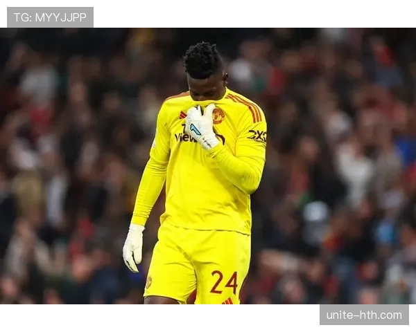 曼联危机再升级！滕哈赫阵容争论引爆球迷怒火，战术体系为何失灵？