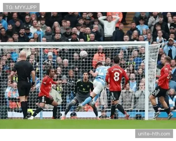 曼联复兴困局阶段性显现,当前表现波动对赛季争冠形势产生影响 曼联复兴困局阶段性显现,当前表现波动对赛季争冠形势产生影响