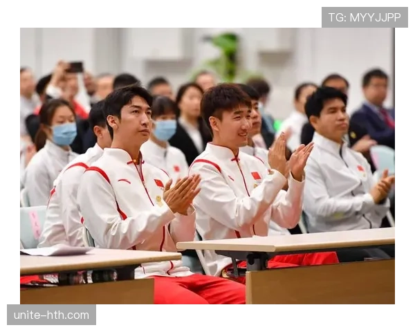 武大靖冰场上飞起来，生活中竟然连零食都得分秒计算？